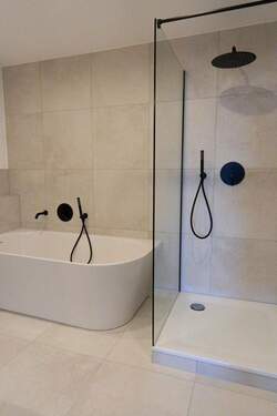 Bad - Etagenwohnung mit 81,30 m&sup2; in Augsburg Lechhausen zum Kaufen