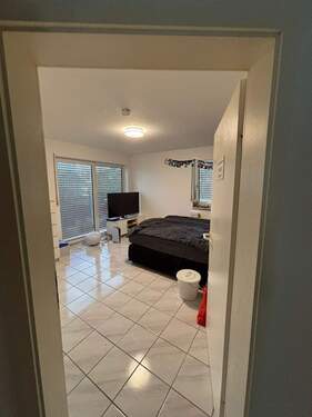 Schlafzimmer zum Balkon.jpg - 3 Zimmer Etagenwohnung in Hanau