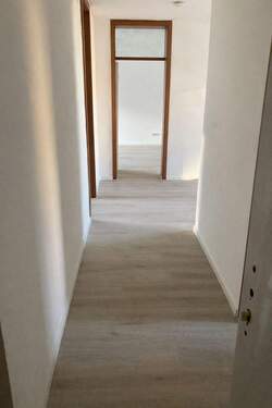 Flur.jpg - 4 Zimmer Etagenwohnung zur Miete in Köln