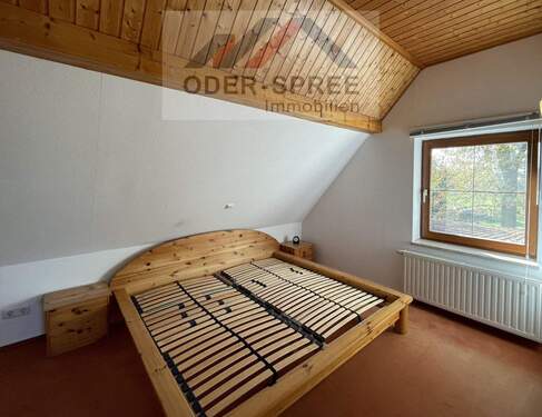 Zimmer im Dachgeschoss - 