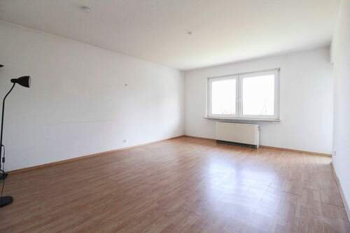 Wohnzimmer - 3 Zimmer Etagenwohnung zum Kaufen in Essen