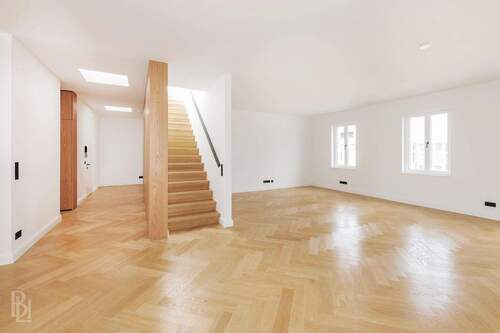 Wohnzimmer - 4 Zimmer Etagenwohnung zum Kaufen in Berlin