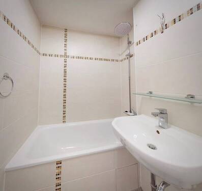 Badezimmer - Etagenwohnung mit 60,00 m&sup2; in München zur Miete