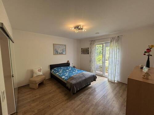Großes Schlafzimmer mit Ankleide - 