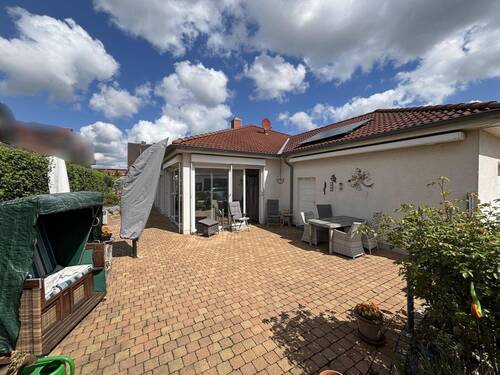 Großzügige Terrasse - 4 Zimmer Bungalow zum Kaufen in Wedemark