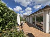 Terrasse neben dem Haus - Bungalow mit 177,60 m&sup2; in Wedemark zum Kaufen