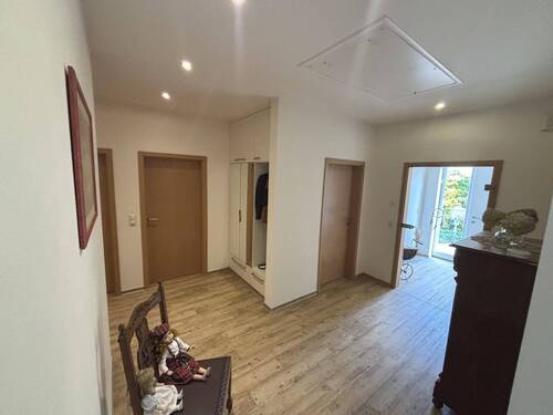 Eingangsbereich mit Garderobe - 