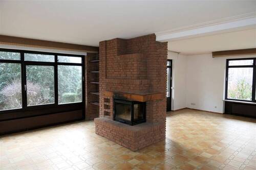 Wohn-. und Essbereich mit Kamin - 