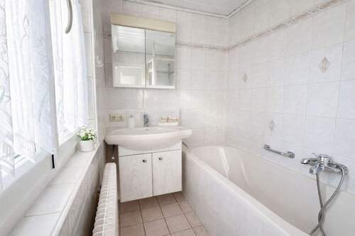 Bad.jpg - Bauernhaus, Landhaus mit 183,00 m&sup2; in Bisingen zum Kaufen