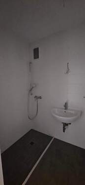 Bad mit Dusche.jpg - 