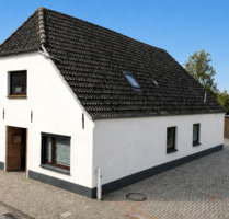 Modernisiertes Einfamilienhaus mit Ausbaureserve & großem Grundstück in Ovelgönne