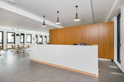 Rezeptionist.jpg - Büro in Köln