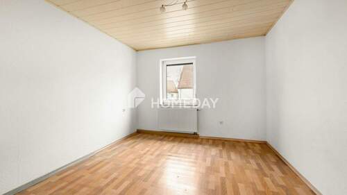 Wohnzimmer 1 - Etagenwohnung mit 55,50 m² in Saal a.d. Donau zum Kaufen