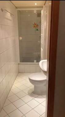 Duschbad und WC - 