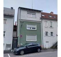 Einfamilienhaus in veretzten Wohnebenen + 2020 komplett renoviert+ mit großer Dachterrasse (ca. 80 m²) in St. Ingbert (Nähe Innenstadt) - Sankt Ingbert