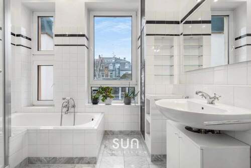 BADEZIMMER - 2 Zimmer Etagenwohnung in Frankfurt am Main