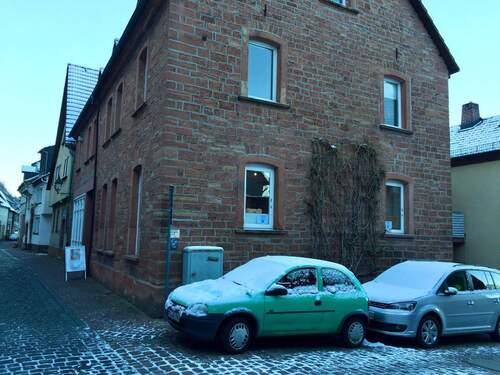 Blick aus der Hauptstraße - 2 Zimmer Mehrfamilienhaus, Wohnhaus in Miltenberg