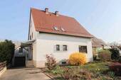 Straßenansicht - Mehrfamilienhaus, Wohnhaus mit 137,00 m&sup2; in Altrip zum Kaufen