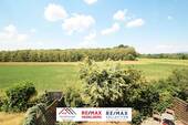 Blick vom Balkon OG - Tolle Doppelhaushälfte in Feldrandlage in St. Leon mit 5,5 Zimmer, Einliegerwohnung, Garage ...
