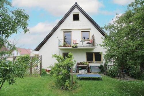 Gartenansicht - EFH mit großem Garten in beliebter Lage mit eigener Zufahrt - optional Mehrgenerationenwohnen