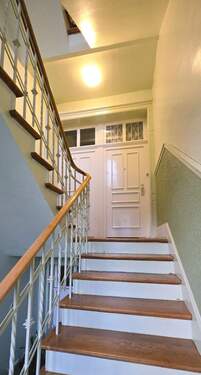 Treppenhaus - Mehrfamilienhaus, Wohnhaus in Frankfurt am Main zum Kaufen