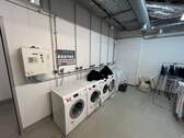Waschraum mit Münz-WM u Trockner - 