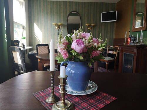 Salon - 