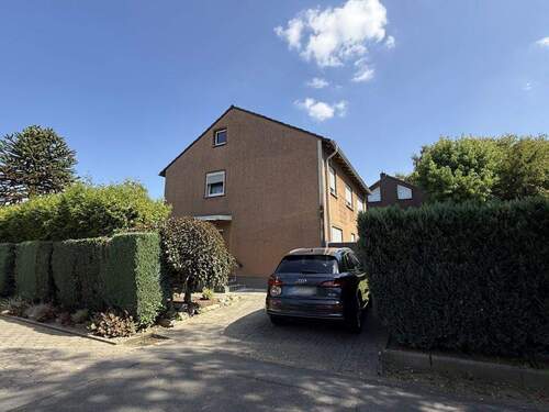 Frontansicht Wohnhaus - 