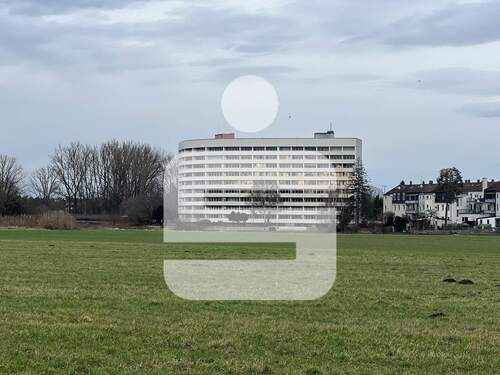 Ansicht - renovierungsbedürftige 3-Zi.-ETW mit zwei Balkonen in Erlangen...ab sofort zur Verfügung