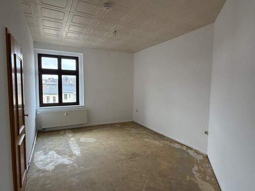 Leeres Zimmer mit Fenster - 