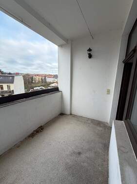 Balkon mit Stadtblick - Etagenwohnung mit 69,00 m&sup2; in Görlitz zur Miete