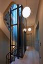 Treppenhaus mit Fahrstuhl - 