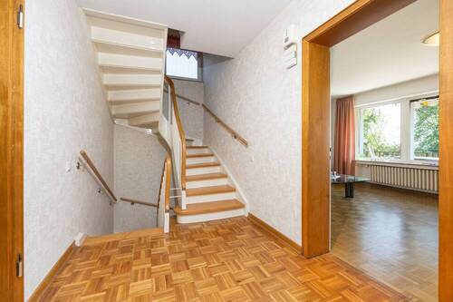 Hochwertige Echtholztreppe - 