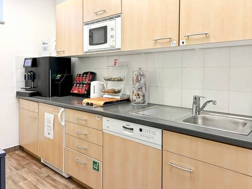 HQ_FRANKFURT, Neu-Isenburg_Germany_Centre 2799_Ref - 