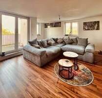 Helle 2,5 Zimmer-Wohnung mit Balkon und Tiefgaragenstellplatz in Top Lage von Leonberg.