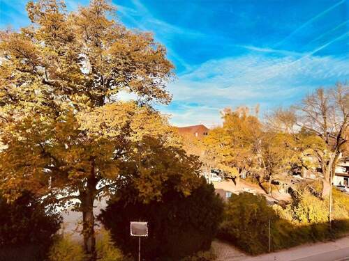 Blick vom Balkon - 2 Zimmer Etagenwohnung zum Kaufen in Leonberg