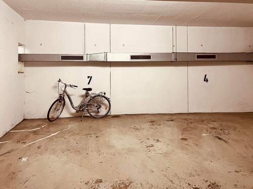 Tiefgaragenstellplatz - 