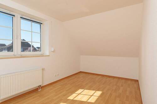 Bild eines Vergleichsobjekts - 5 Zimmer Doppelhaushälfte zum Kaufen in Potsdam