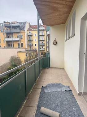 Balkon 1 - 3 Zimmer Etagenwohnung zur Miete in Plauen