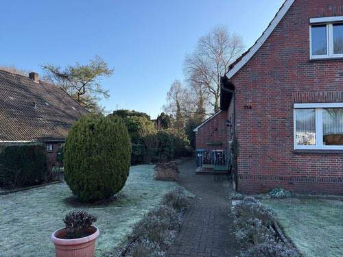 Ansicht - 6 Zimmer Mehrfamilienhaus, Wohnhaus in Varel / Obenstrohe