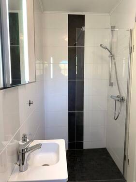 Badezimmer mit Dusche EG - 