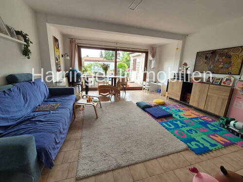 Großes Wohnzimmer im Erdgeschoss - 