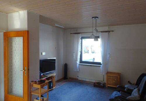 EG Wohnzimmer Straßenseite - 