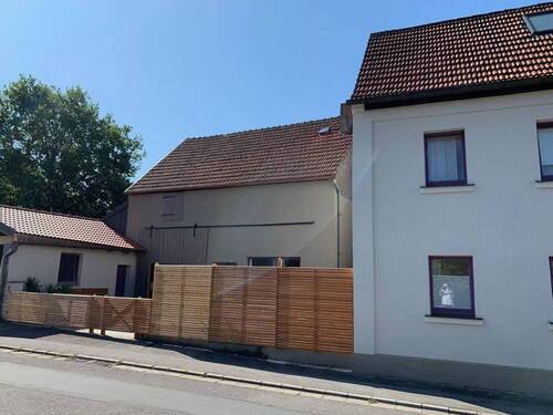 Aussenansicht mit Scheune - 