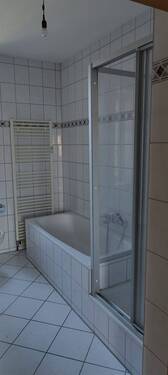 WhatsApp Bild 2025-03-05 um 14.23.51_7803b2e2 - Großzügige 2-Zimmer mit Laminat, Wanne, Dusche, Balkon, Stellpl. und Abstellraum! 2 Mon. mietfrei