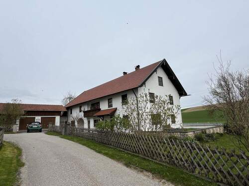 Zufahrt - 6 Zimmer Bauernhaus, Landhaus zum Kaufen in Mettenheim