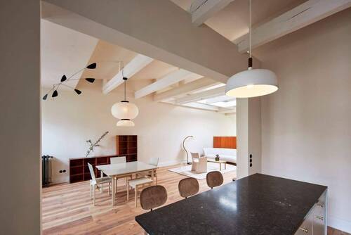 Blick von der Küche in den Wohnbereich - 1 Zimmer Etagenwohnung zur Miete in Hamburg