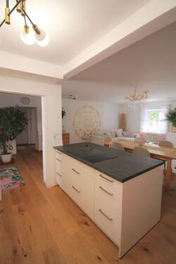 Blick von Küche ins Wohnzimmer - 