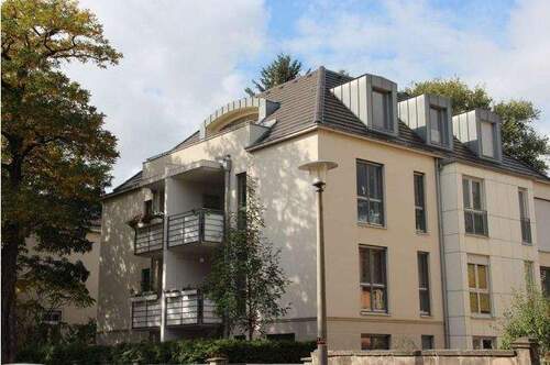 Moderne 3-Zimmer-Wohnung - geräumige 3-Zimmer-Wohnung mit zwei Balkonen und Stellplatz in zentraler Lage von Dresden!