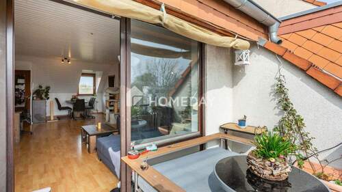 Balkon 1 - Wunderbare Aussicht! Lichtdurchflutetes Dachgeschoss mit Südost-Balkon & zeitloser Ausstattung